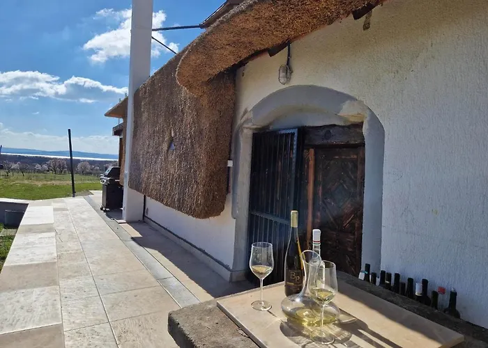 Luxury Reed House Villa *