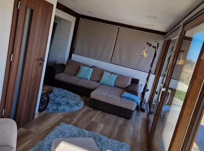 Luxury Reed House Villa *