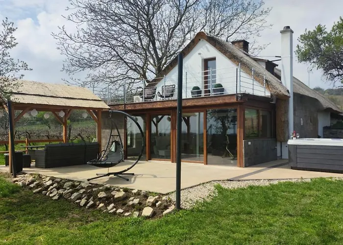 Luxury Reed House Villa Balatonudvari